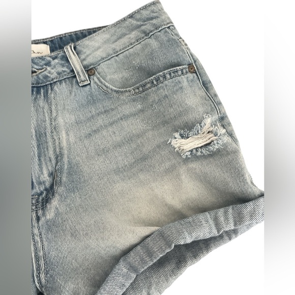 Kancan Light Wash Rolled Cuff High Rise Denim Shorts Size Medium - Picture 4 of 8